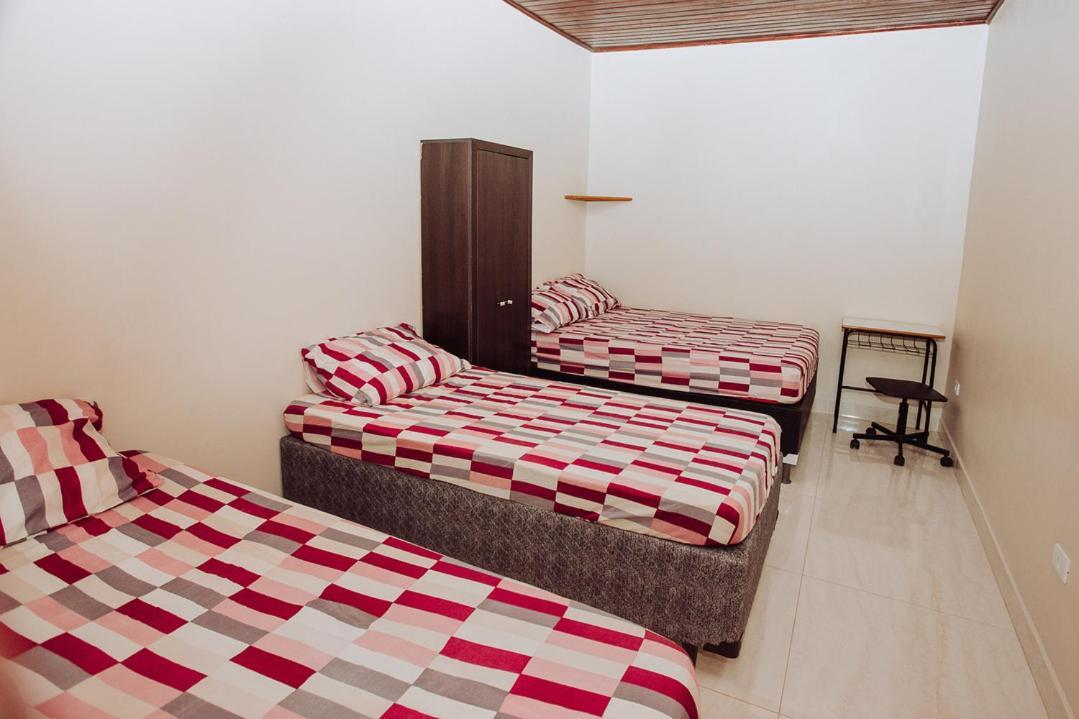 Casa C Churrasq Em Monte Castelo, Campo Grande-Ms カンポ・グランデ エクステリア 写真